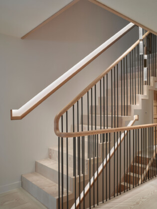 HIGH STAIRS 1 LIGHTS small